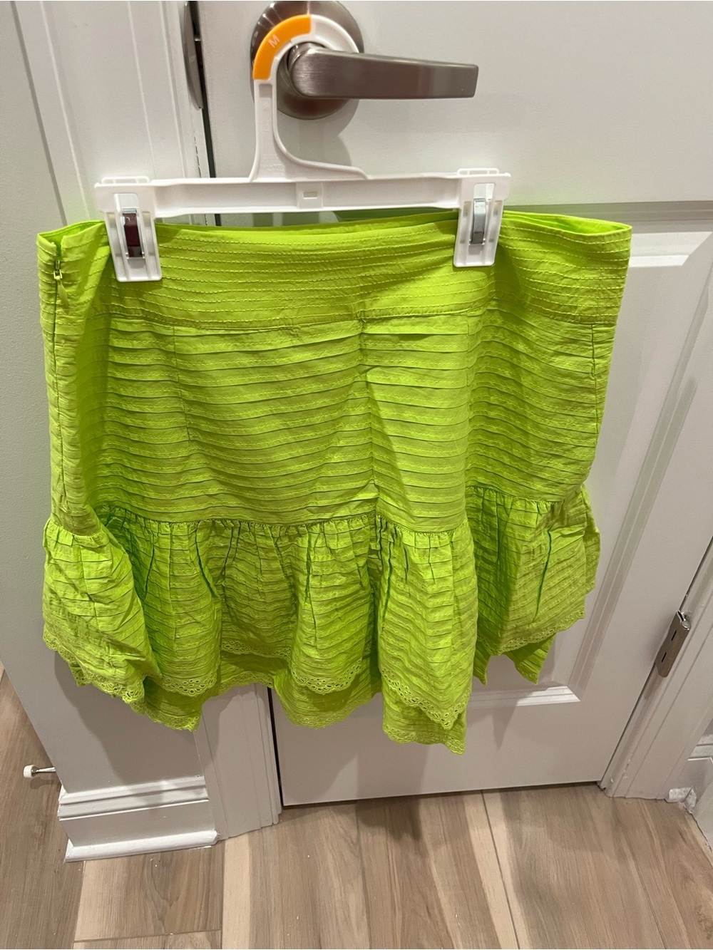 NWT Farm Rio Mini Ruffle Skirt Neon Green M - Picture 3 of 4
